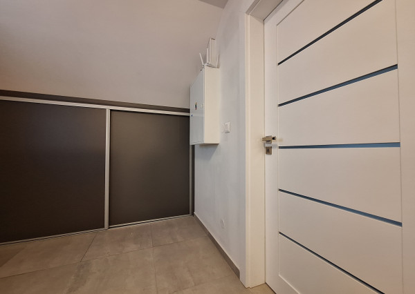 Na prenájom kompletne zrekonštruovaný 4-izbový byt v Tepličke nad Váhom