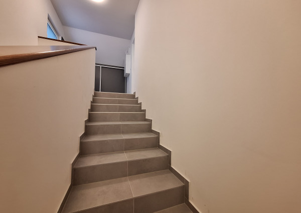 Na prenájom kompletne zrekonštruovaný 4-izbový byt v Tepličke nad Váhom