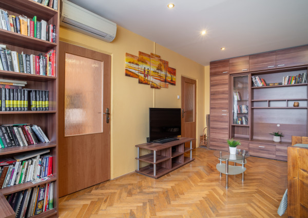 Na predaj 2-izbový byt s balkónom po kompletnej rekonštrukcii v Ružinove