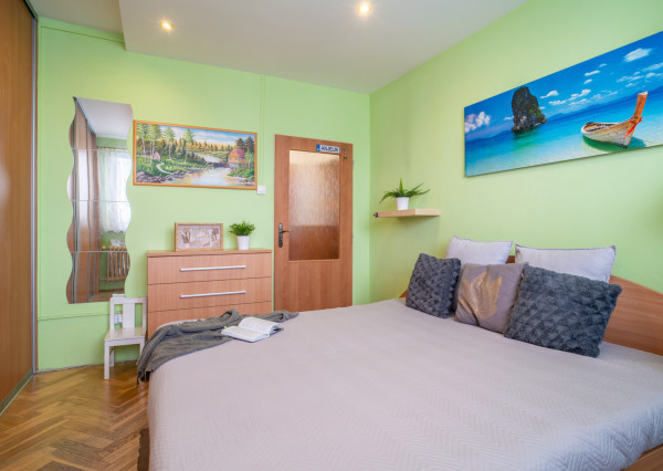 Na predaj 2-izbový byt s balkónom po kompletnej rekonštrukcii v Ružinove