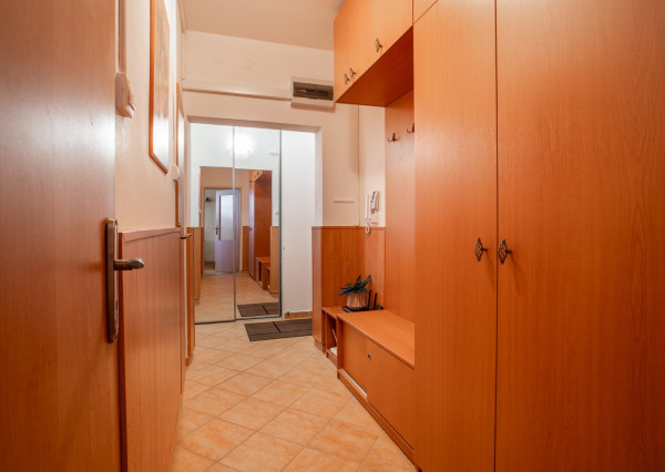 Na predaj 2-izbový byt s balkónom po kompletnej rekonštrukcii v Ružinove