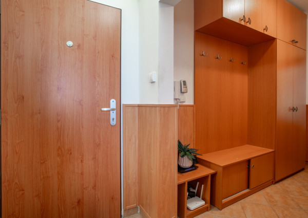 Na predaj 2-izbový byt s balkónom po kompletnej rekonštrukcii v Ružinove