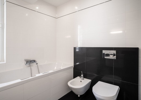 Na predaj priestranný 4-izbový byt pod hradom v centre Bratislavy