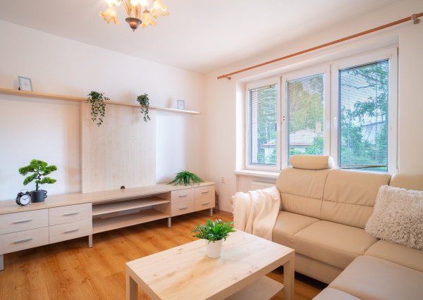 Na prenájom pekný 2-izbový byt v obci Lozorno