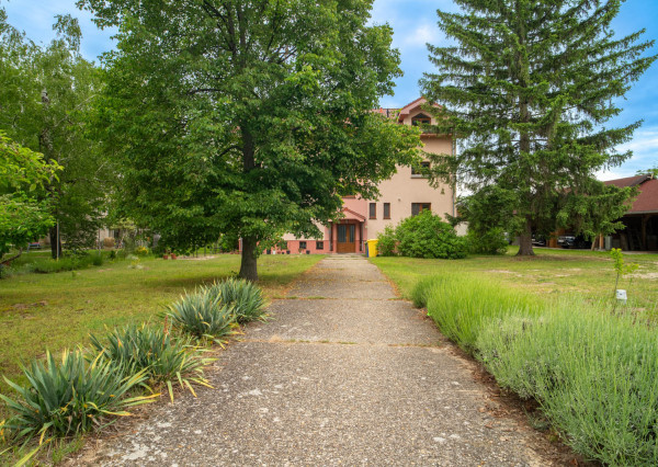 Na prenájom pekný 2-izbový byt v obci Lozorno