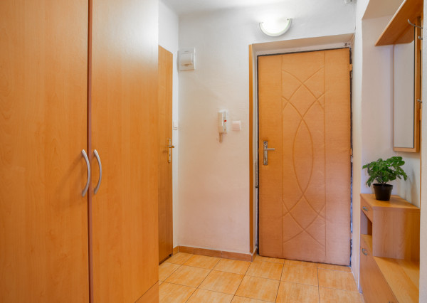 Na prenájom pekný 2-izbový byt v obci Lozorno