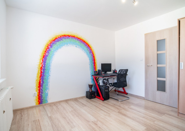 Na predaj kompletne zrekonštruovaný 3-izbový byt v Chtelnici