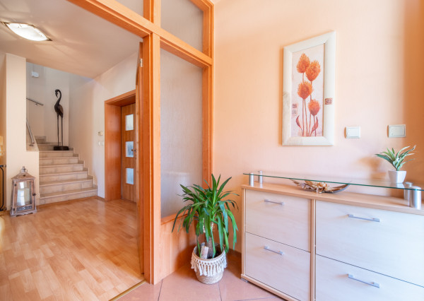 REZERVOVANÉ: Na predaj 4-izbový rodinný dom neďaleko centra Malaciek