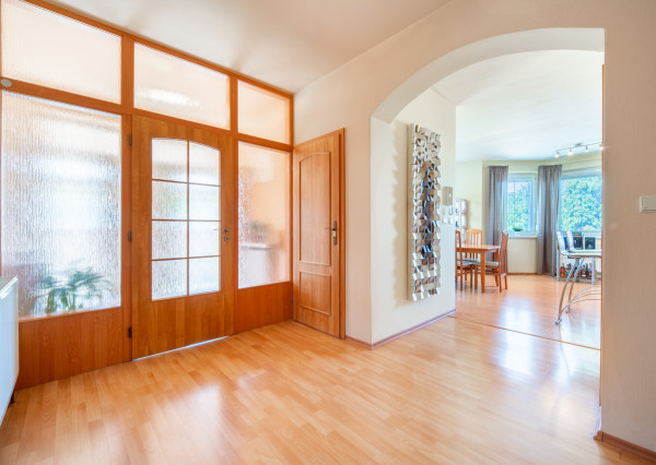 REZERVOVANÉ: Na predaj 4-izbový rodinný dom neďaleko centra Malaciek