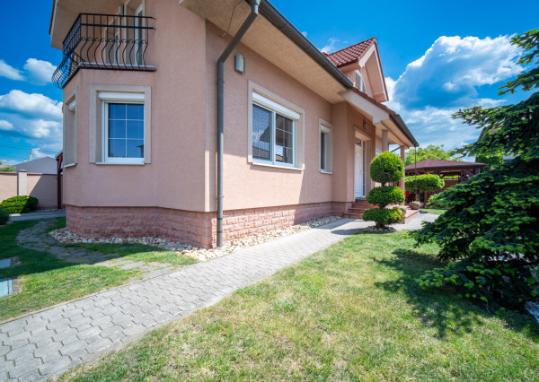 REZERVOVANÉ: Na predaj 4-izbový rodinný dom neďaleko centra Malaciek