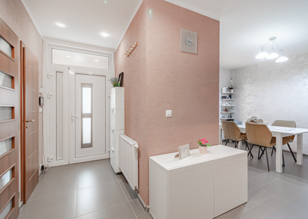 REZERVOVANÉ: Na predaj 5-izbový rodinný dom s garážou v Trnave – časť Tulipán