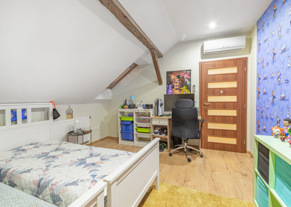 REZERVOVANÉ: Na predaj 5-izbový rodinný dom s garážou v Trnave – časť Tulipán