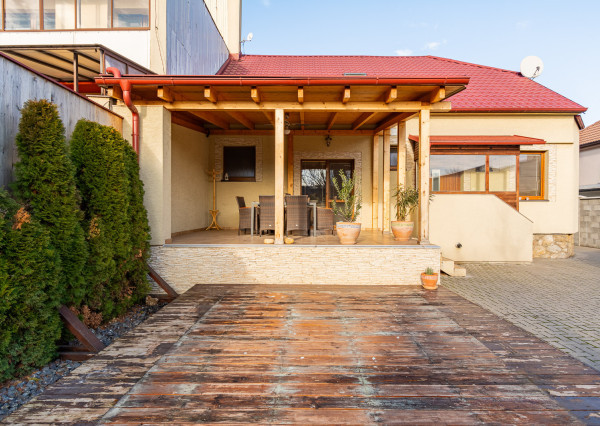 REZERVOVANÉ: Na predaj 5-izbový rodinný dom s garážou v Trnave – časť Tulipán