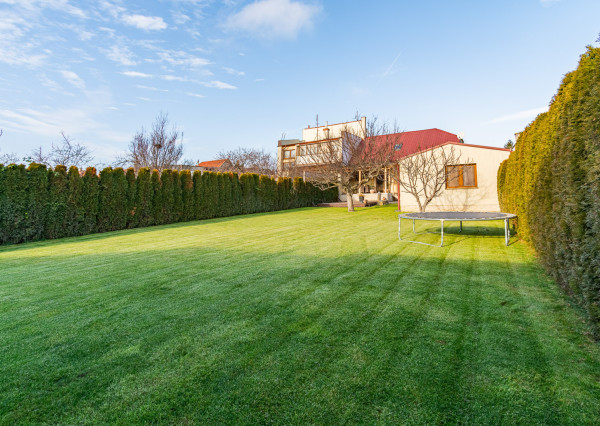 REZERVOVANÉ: Na predaj 5-izbový rodinný dom s garážou v Trnave – časť Tulipán