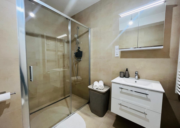 Na prenájom 2-izbový byt v atraktívnej lokalite- Halalovka