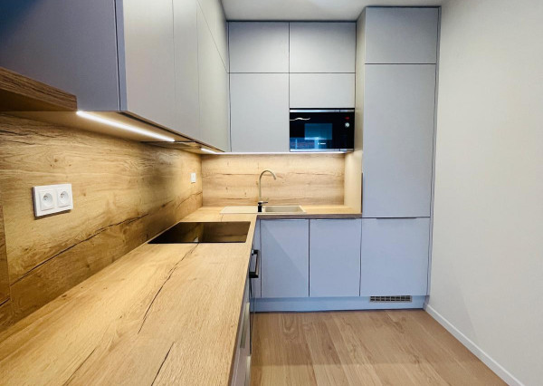 Na prenájom 2-izbový byt v atraktívnej lokalite- Halalovka