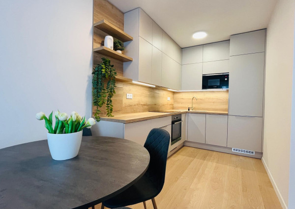 Na prenájom 2-izbový byt v atraktívnej lokalite- Halalovka