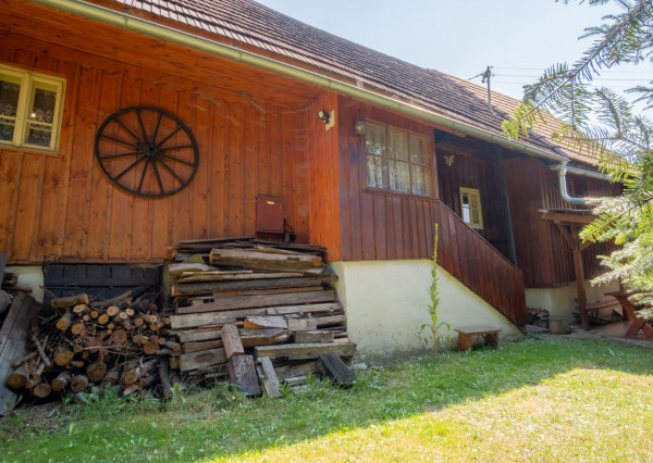Na predaj tradičná drevenica v malebnom prostredí obce Východná