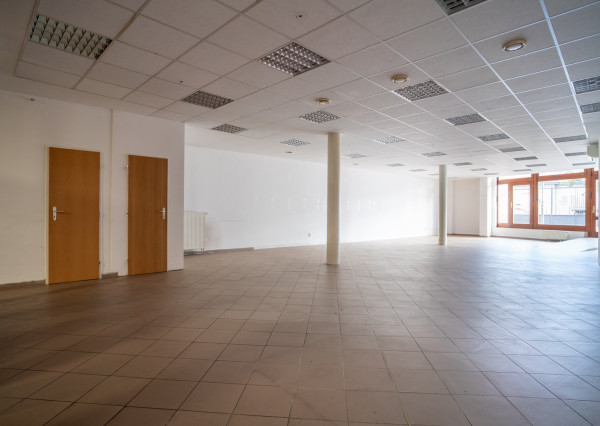 Na prenájom obchodný priestor na Zámockej ulici pod Bratislavským hradom