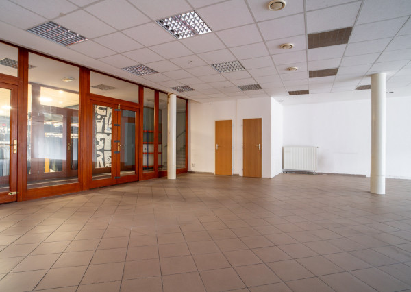 Na prenájom obchodný priestor na Zámockej ulici pod Bratislavským hradom