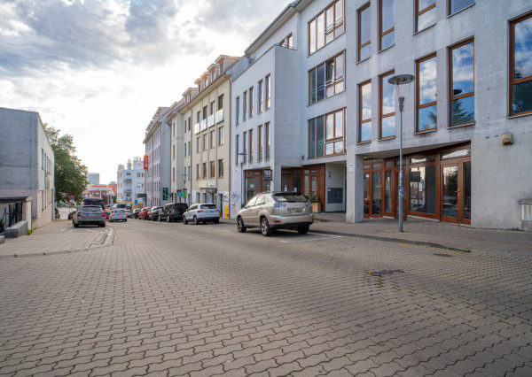 Na prenájom obchodný priestor na Zámockej ulici pod Bratislavským hradom