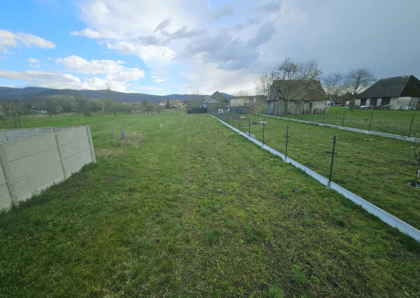 Na predaj perspektívny pozemok v obci Kuchyňa