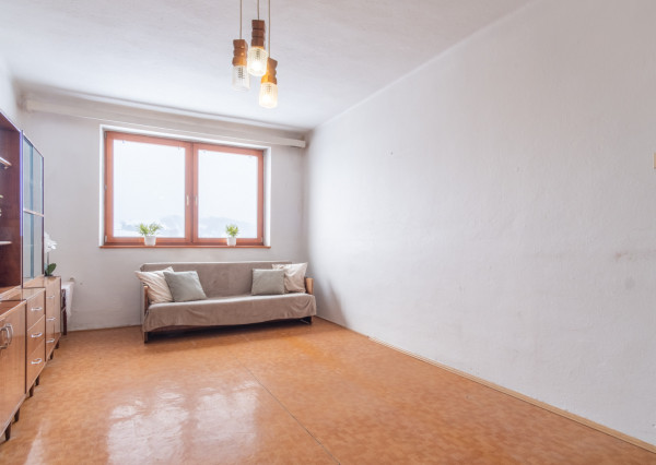 REZERVOVANÉ: Na predaj útulný 2-izbový byt v malebných Hybiach v pokojnej lokalite