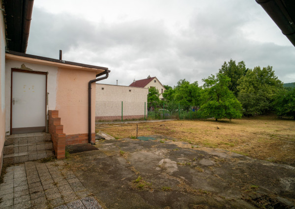 Na predaj pôvodný 3-izbový rodinný dom s potenciálom v Trenčíne, časť Zlatovce