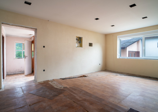 Na predaj pôvodný 3-izbový rodinný dom s potenciálom v Trenčíne, časť Zlatovce