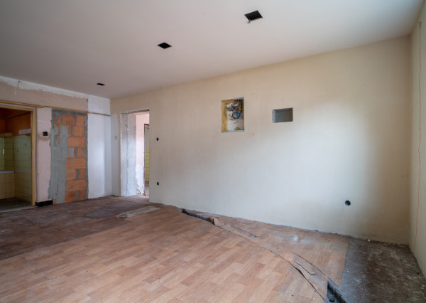 Na predaj pôvodný 3-izbový rodinný dom s potenciálom v Trenčíne, časť Zlatovce