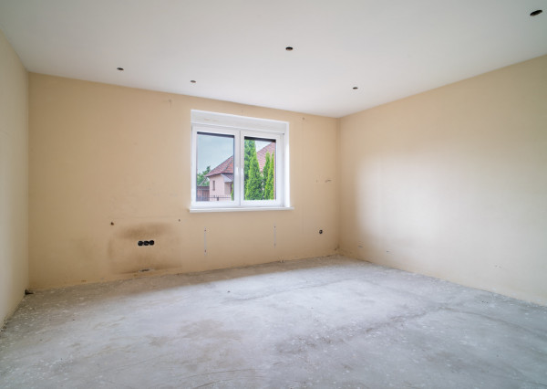 Na predaj starší rodinný dom s veľkým pozemkom v Trenčíne, časť Zlatovce