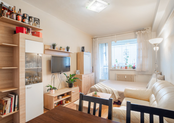 REZERVOVANÝ: Na predaj 1-izbový byt na Račianskej ulici s investičnou perspektívou