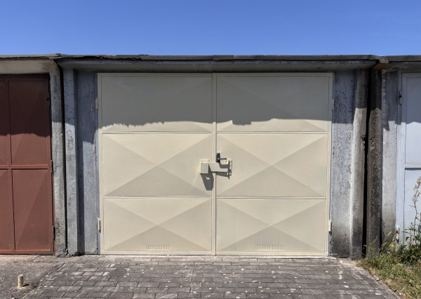 Na prenájom garáž v Rohožníku