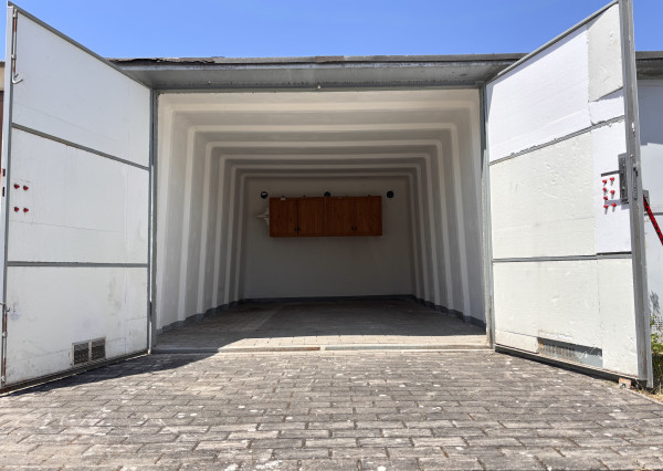 Na prenájom garáž v Rohožníku