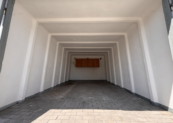 Na prenájom garáž v Rohožníku