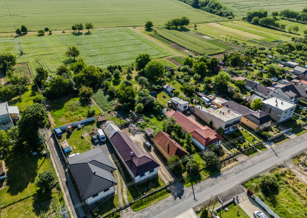 Na predaj obrovský pozemok v obci Moravany-Lučkovce v okrese Michalovce.