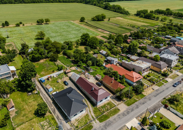 Na predaj obrovský pozemok v obci Moravany-Lučkovce v okrese Michalovce.