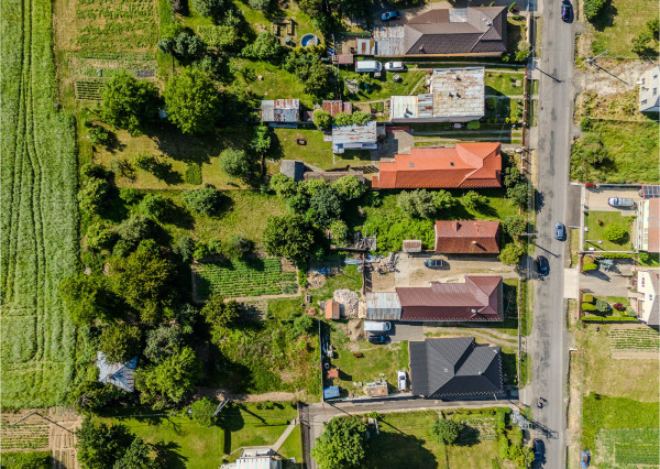 Na predaj rozmerný pozemok vhodný na výstavbu v obci Moravany časť Lučkovce