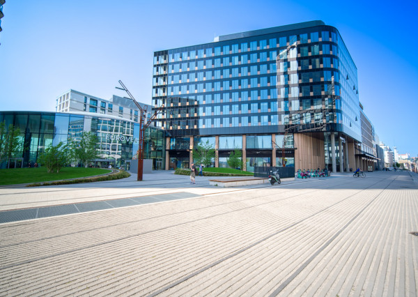 Na prenájom 2-izbový byt so šatníkom v Eurovea Tower – Bratislava