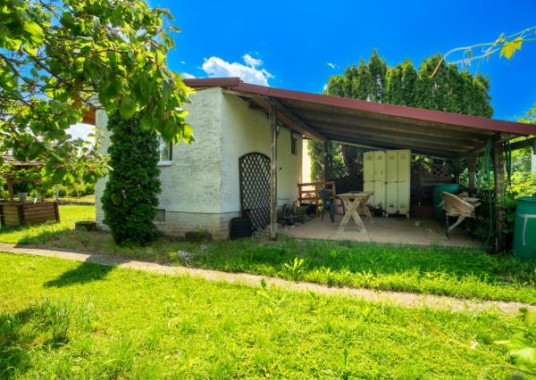 Na predaj záhradná chatka v rekreačnej oblasti v Špačinciach