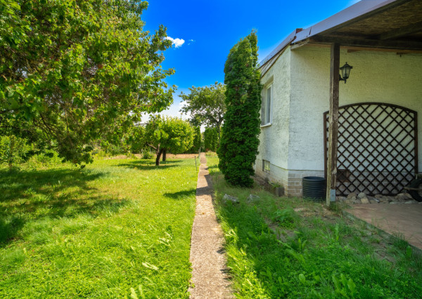 Na predaj záhradná chatka v rekreačnej oblasti v Špačinciach