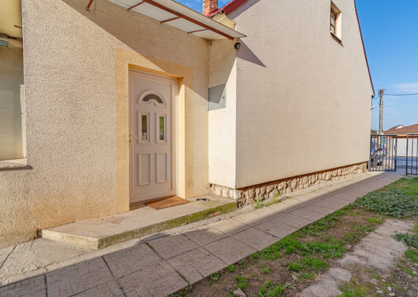 Na predaj rodinný dom s investičným potenciálom v Hrnčiarovciach nad Parnou