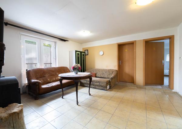 Na predaj 5-izbový byt s terasou a parkovacím miestom v obci Lipovec