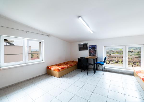 Na predaj 5-izbový byt s terasou a parkovacím miestom v obci Lipovec