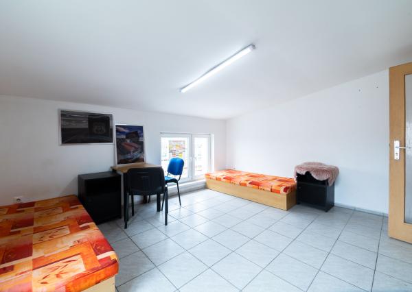 Na predaj 5-izbový byt s terasou a parkovacím miestom v obci Lipovec