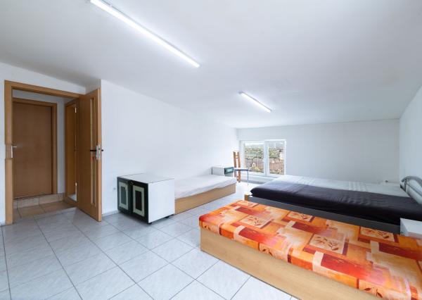 Na predaj 5-izbový byt s terasou a parkovacím miestom v obci Lipovec