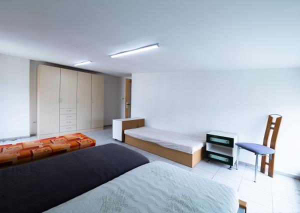 Na predaj 5-izbový byt s terasou a parkovacím miestom v obci Lipovec