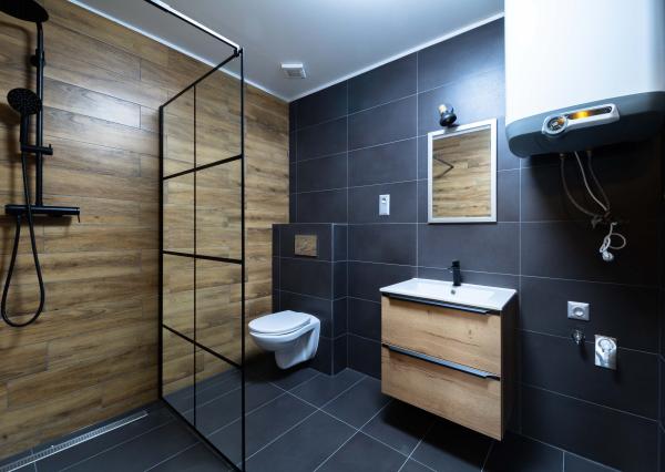 Na predaj 5-izbový byt s terasou a parkovacím miestom v obci Lipovec