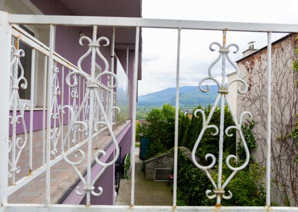 Na predaj 5-izbový byt s terasou a parkovacím miestom v obci Lipovec