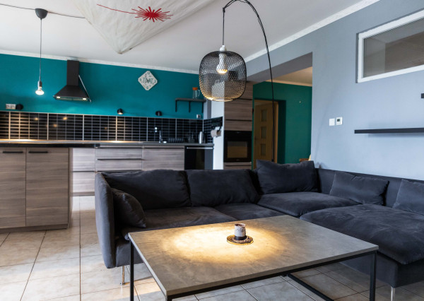 Na predaj 3-izbový byt s terasou, predzáhradkou a parkovacím miestom v obci Lipovec